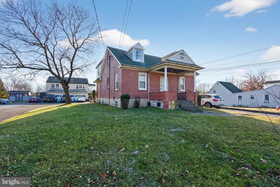 962 Grosstown Rd, Pottstown, PA 19464 - Image #3