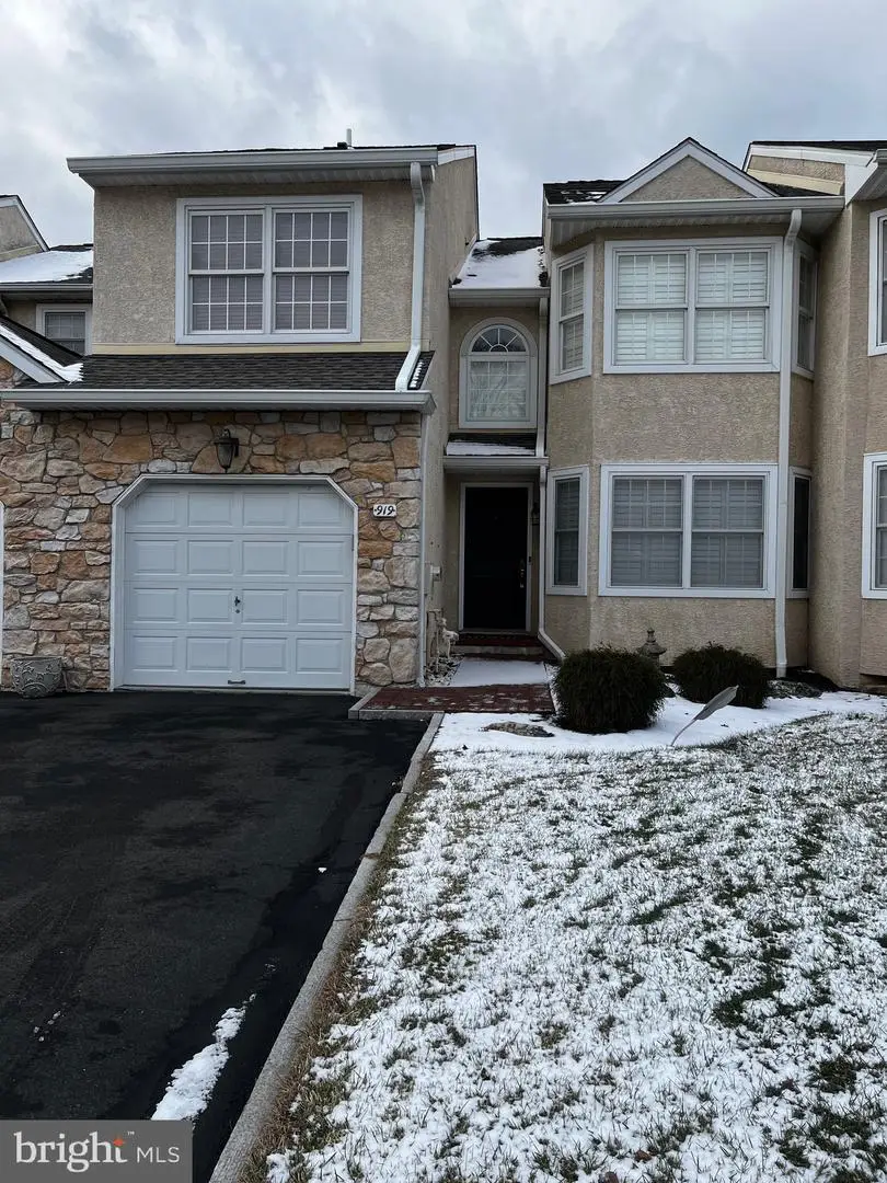 919 Jamie Ct, Blue Bell, PA 19422 - Image #1