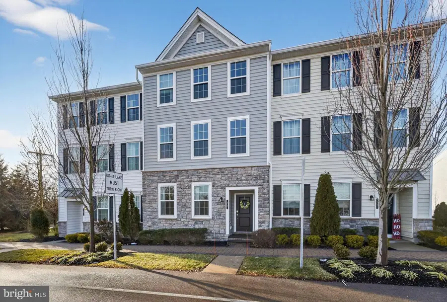 11 Hedley Ln, Hatboro, PA 19040 - Image #2