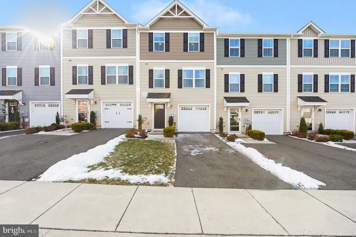 31 Foxwood Dr, Gilbertsville, PA 19525 - Image #1