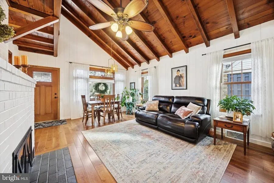 114 Elm Dr, Lansdale, PA 19446 - Image #2