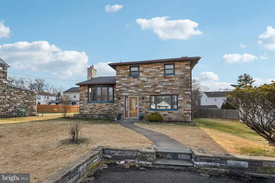 2614 Old Welsh Rd, Willow Grove, PA 19090 - Image #2