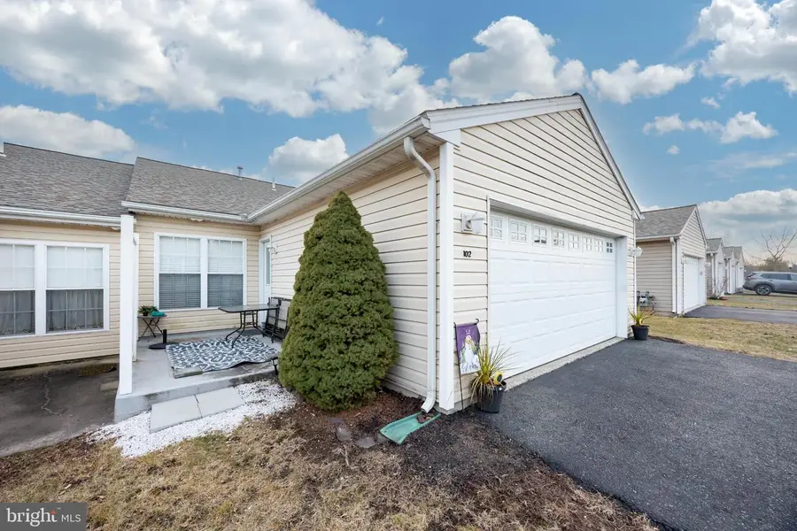 102 W Harmony Dr, Pottstown, PA 19464 - Image #3