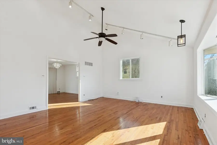 2643 Phipps Ave, Willow Grove, PA 19090 - Image #2