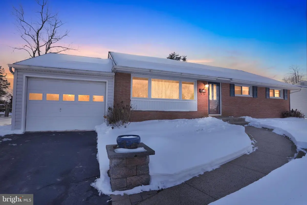 537 Sherwood Ln, Hatboro, PA 19040 - #1