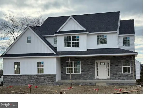 208 Schwenk Rd, PERKIOMENVILLE, PA 18074