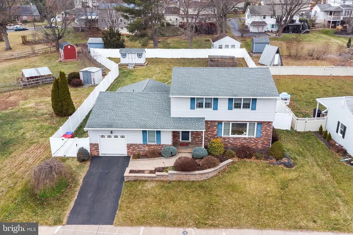 241 W Diamond St, Souderton, PA 18964 - Image #1