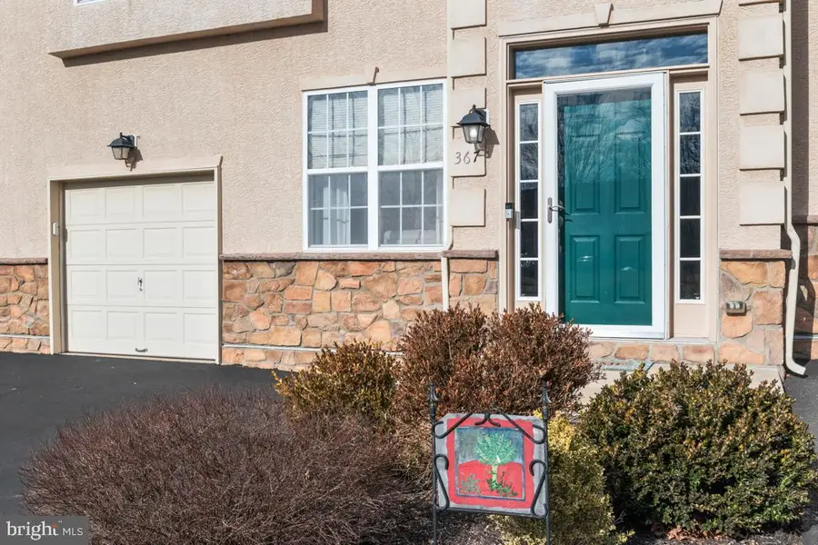 367 Manor Cir, Harleysville, PA 19438 - Image #2
