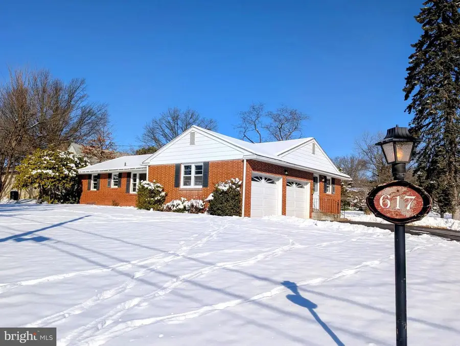 617 Crescent Ave, Lansdale, PA 19446 - Image #2