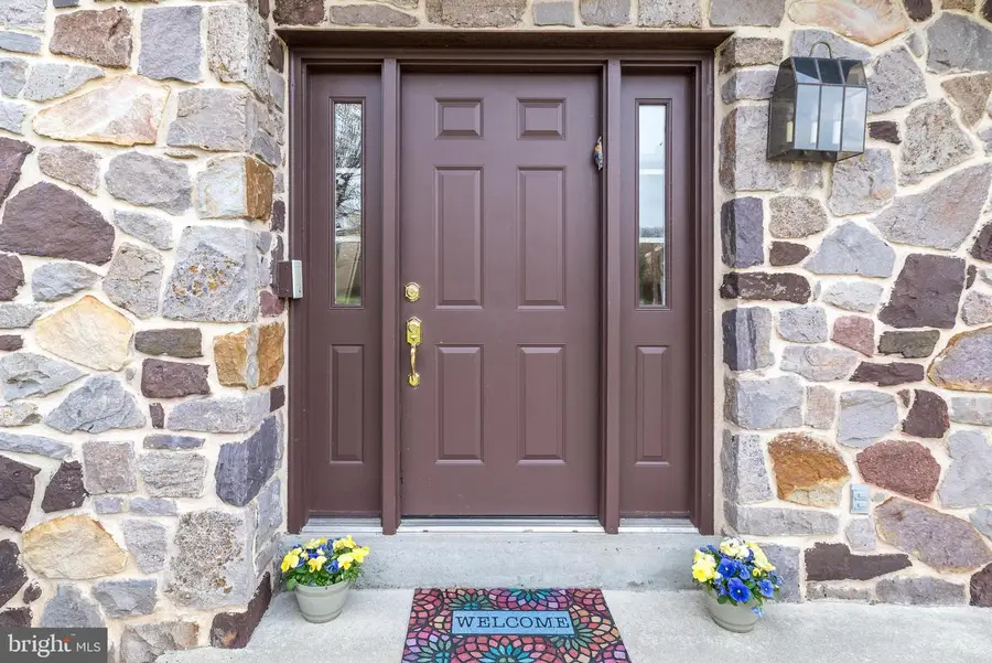 6 Chase Cir, Fort Washington, PA 19034 - #2