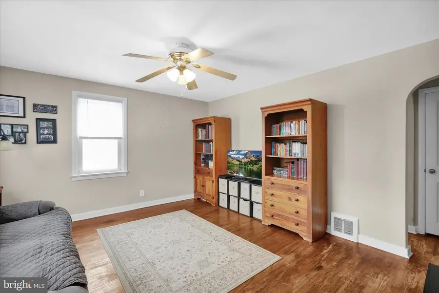 136 Reynolds Ave, Pottstown, PA 19464 - #3