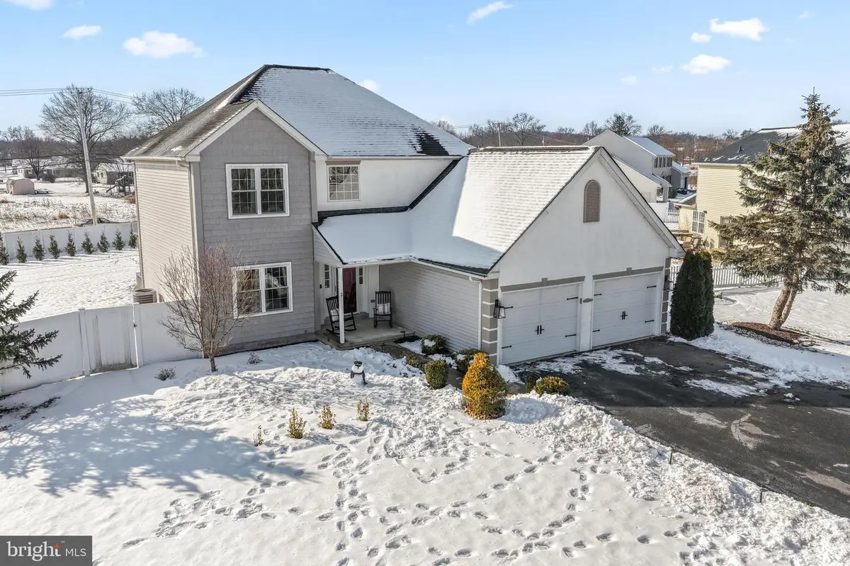 138 Cobblestone Dr, Gilbertsville, PA 19525 - Image #1