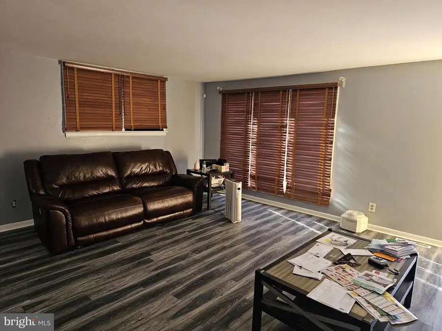 2943 Sunnycrest Rd, Willow Grove, PA 19090 - Image #2