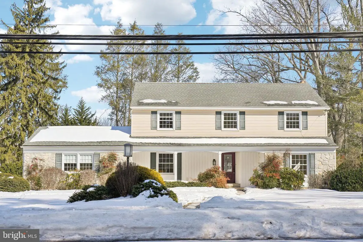 241 Moreland Rd, Huntingdon Valley, PA 19006 - #1