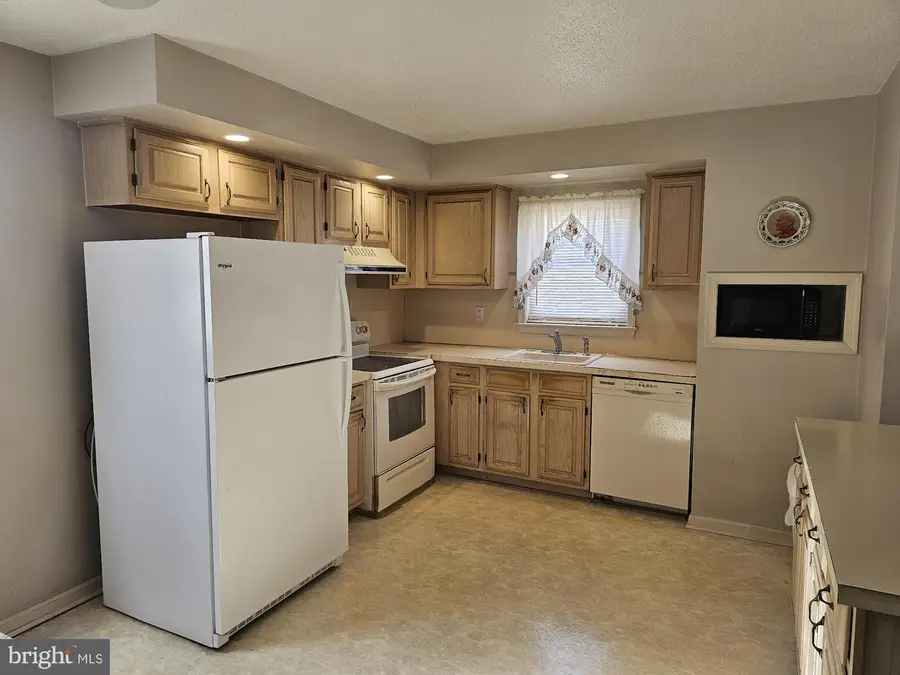 616 E Roberts St, Norristown, PA 19401 - Image #2