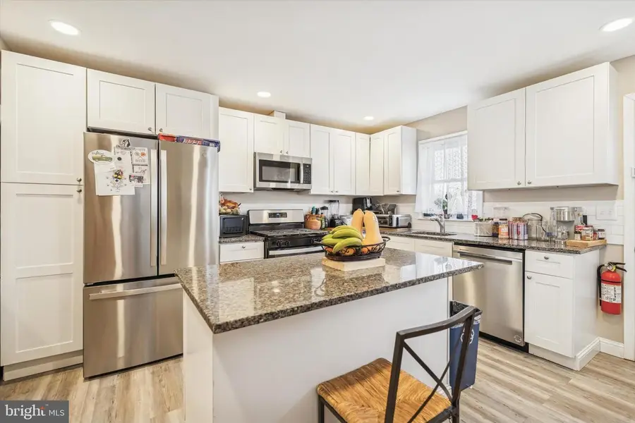 39 W 2nd St, Bridgeport, PA 19405 - Image #2