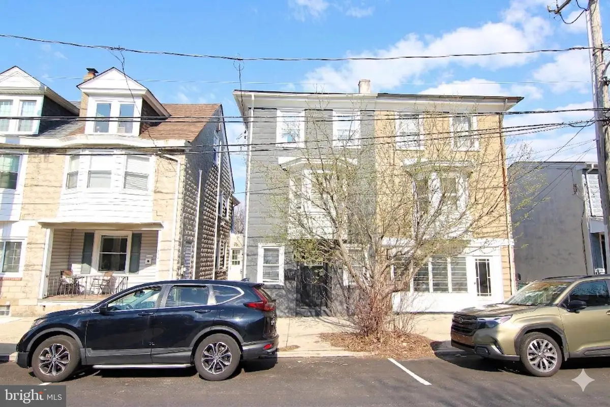 14 Maple St, Conshohocken, PA 19428 - #1