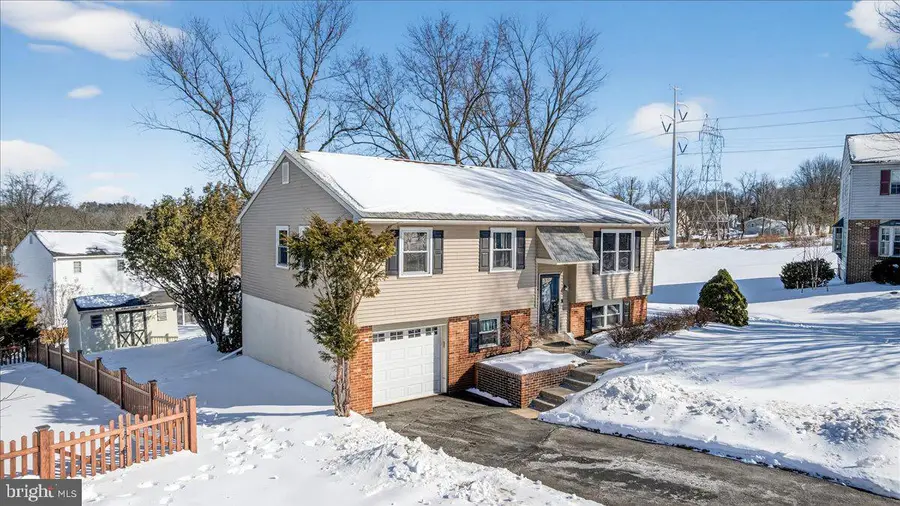 8 Red Cloud Cir, Royersford, PA 19468 - Image #3