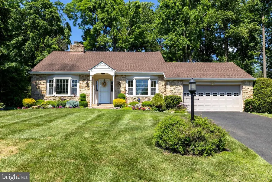 1061 Kipling Rd, Jenkintown, PA 19046 - #2