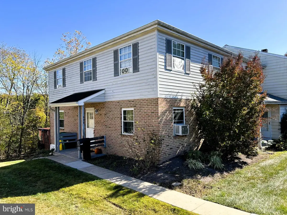 236 Lexington Rd, Schwenksville, PA 19473 - #1
