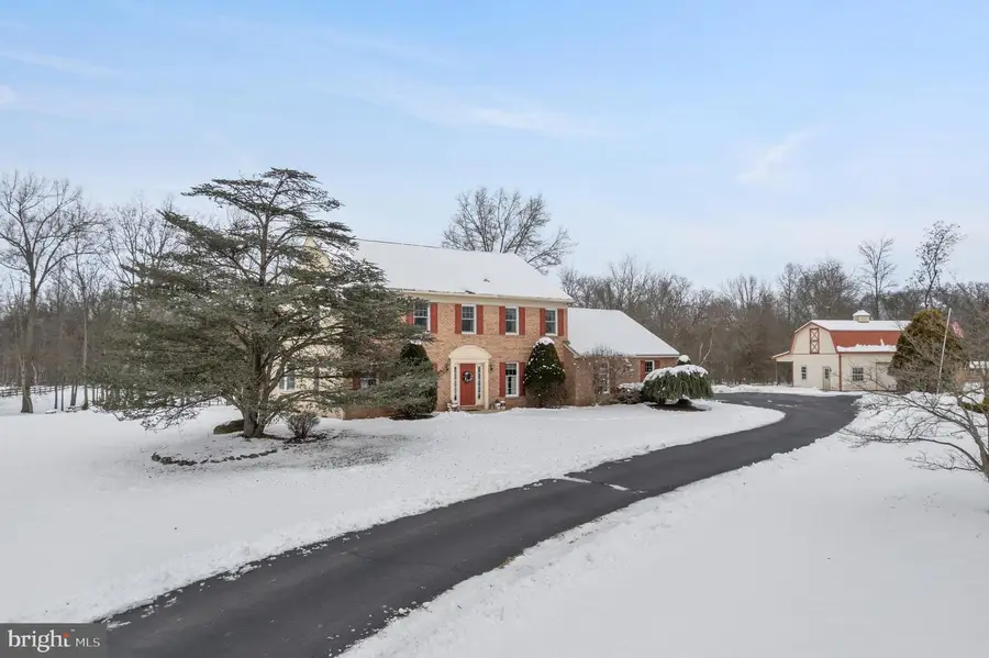 118 Middle Creek Rd, Gilbertsville, PA 19525 - Image #2