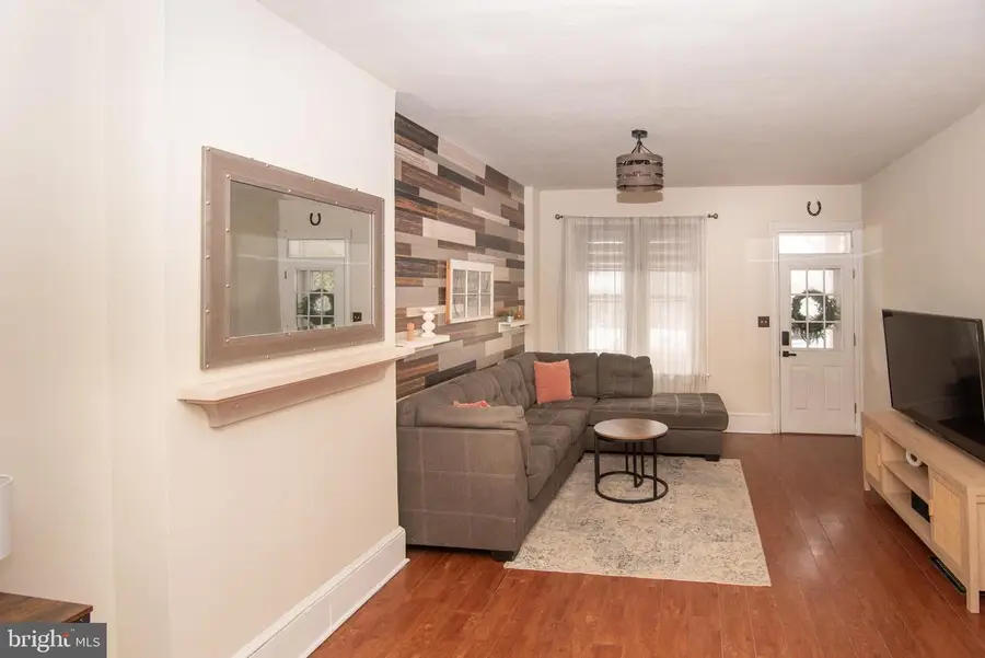 327 Jefferson St, East Greenville, PA 18041 - #3