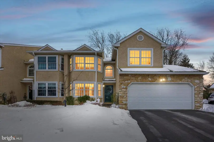 201 Crystal Ct, Blue Bell, PA 19422 - #2