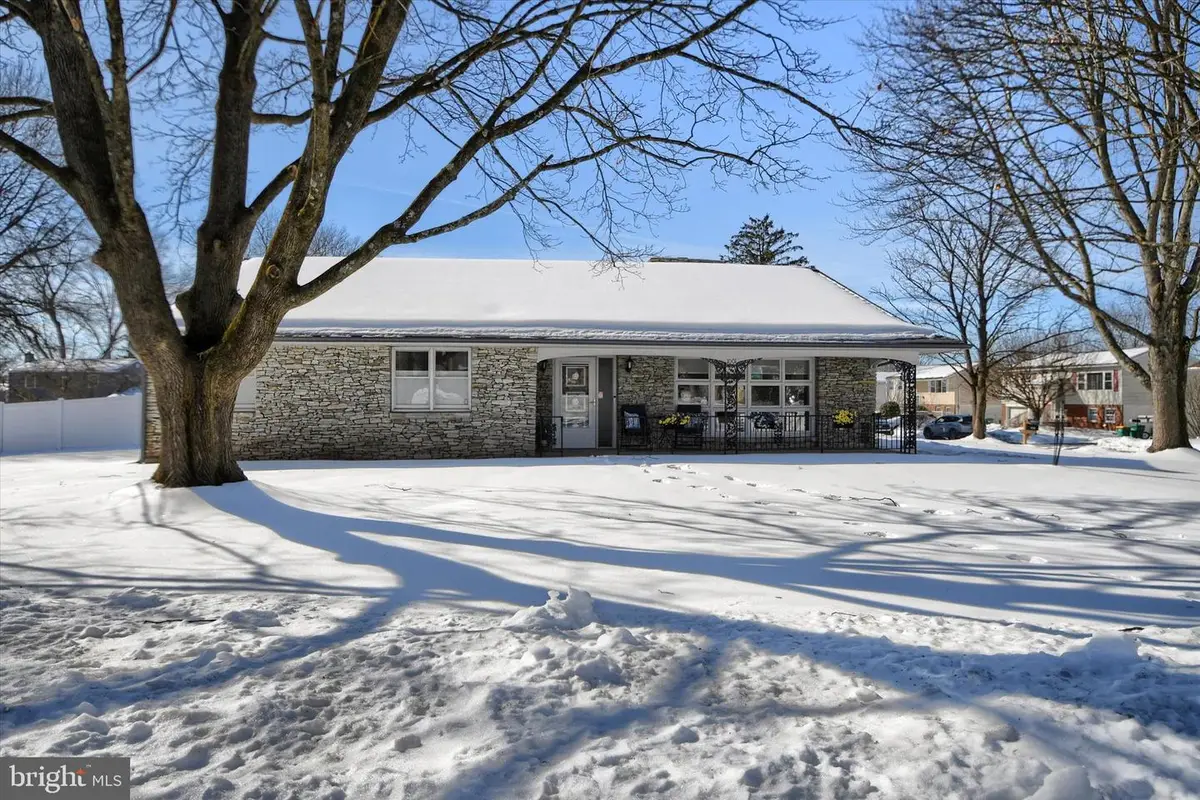 1001 Lakeview Ter, Pennsburg, PA 18073 - #1