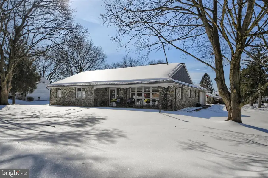 1001 Lakeview Ter, Pennsburg, PA 18073 - #3