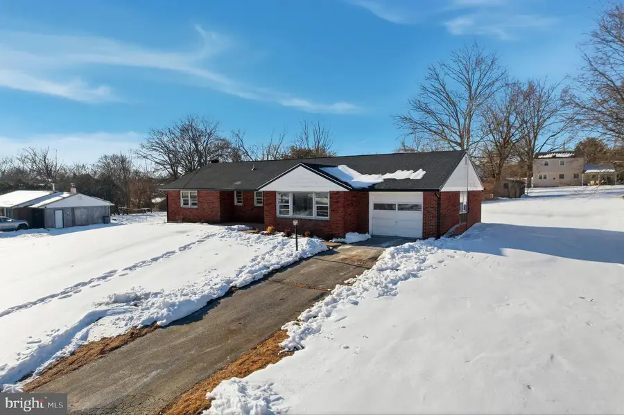 1411 N Adams St, Pottstown, PA 19464 - #2