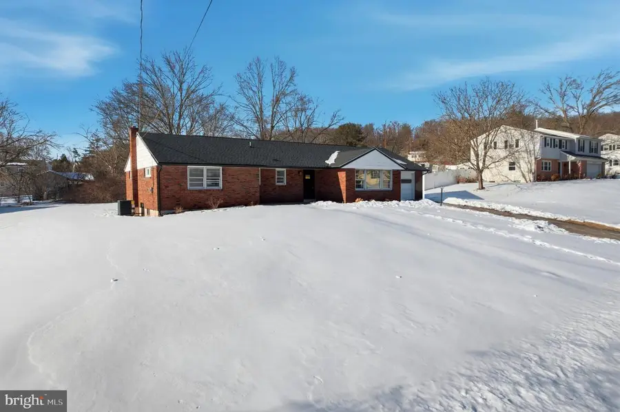 1411 N Adams St, Pottstown, PA 19464 - #3