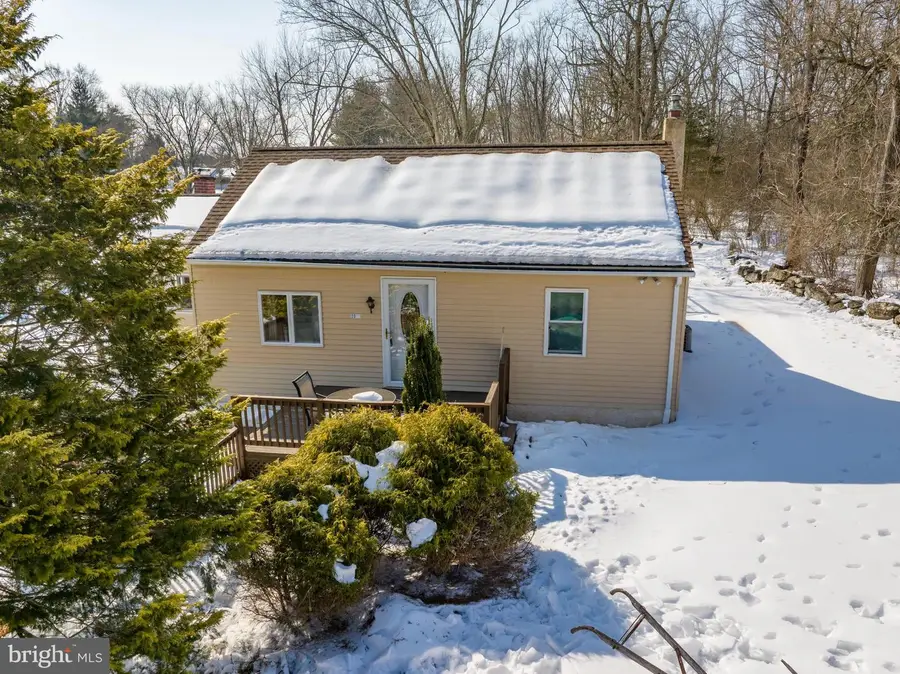 2013 Walters Rd, Green Lane, PA 18054 - #2