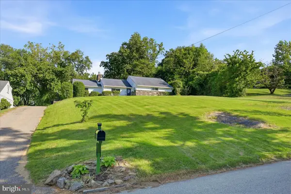 1229 Greentree Ln, PENN VALLEY, PA 19072