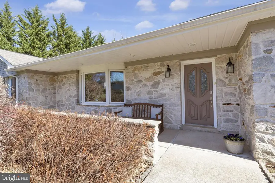 343 Andrew Rd, Huntingdon Valley, PA 19006 - #2