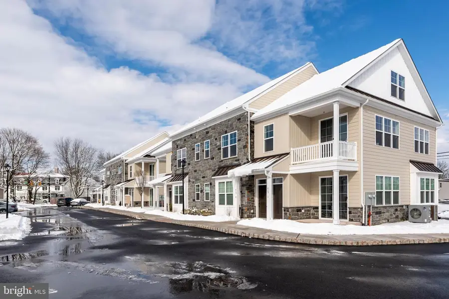 411 Isabelle Ct #201, Harleysville, PA 19438 - #2