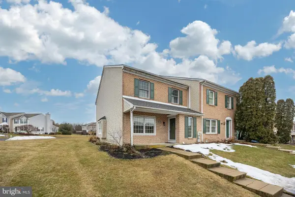 1242 Pine Ridge Dr, PERKIOMENVILLE, PA 18074