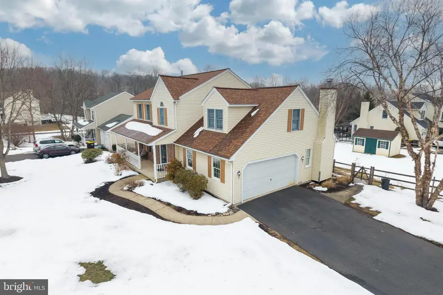 1537 Meadowview Dr, Pottstown, PA 19464 - #2