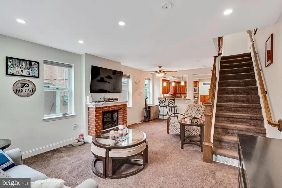 8 North St, Ambler, PA 19002 - #2