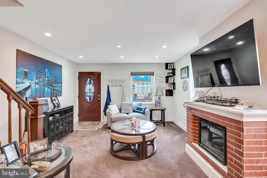 8 North St, Ambler, PA 19002 - #3