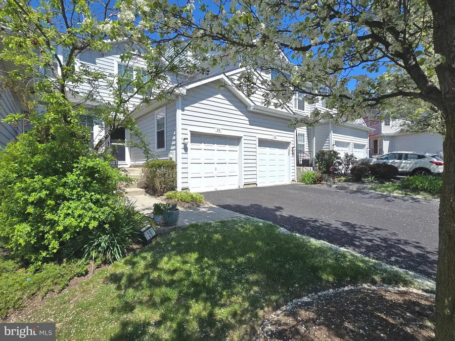 19 Victoria Cir, Collegeville, PA 19426 - #2