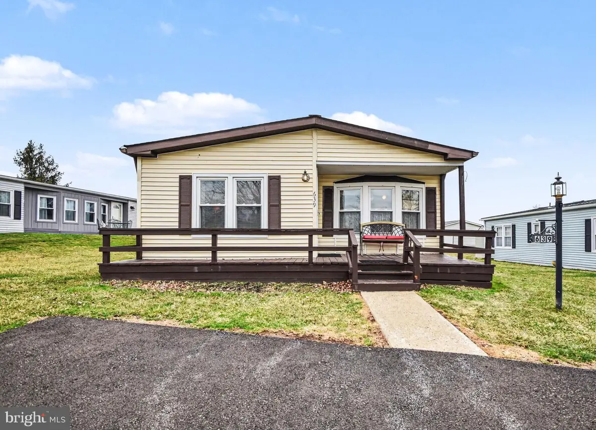 639 Laurel Ct, North Wales, PA 19454 - #1