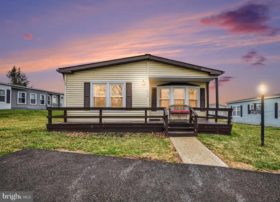 639 Laurel Ct, North Wales, PA 19454 - #2