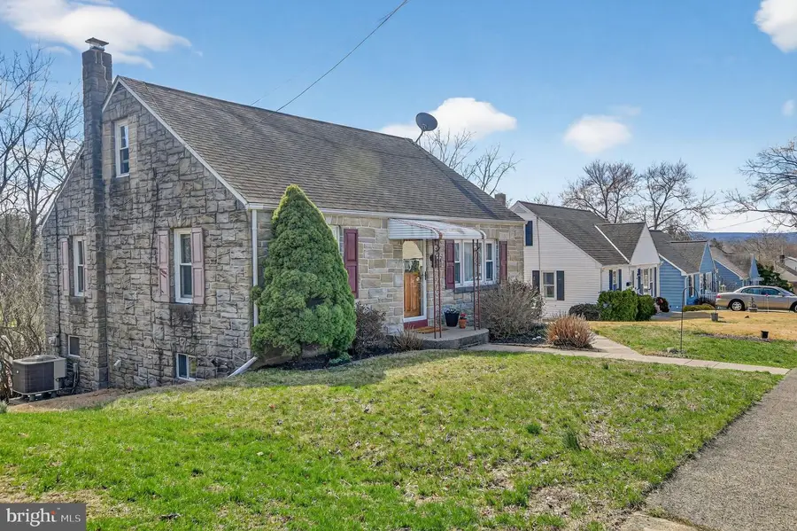 548 Belmont St, Pottstown, PA 19464 - #2