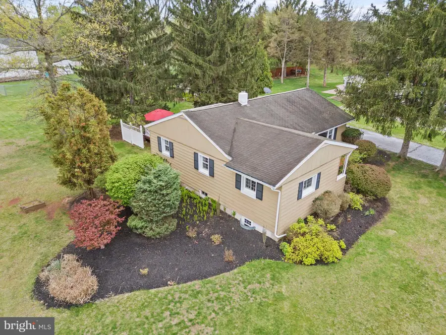 1030 Walt Rd, Pennsburg, PA 18073 - #3