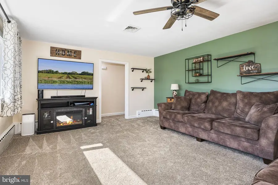 1243 Pine St, Pottstown, PA 19464 - #2