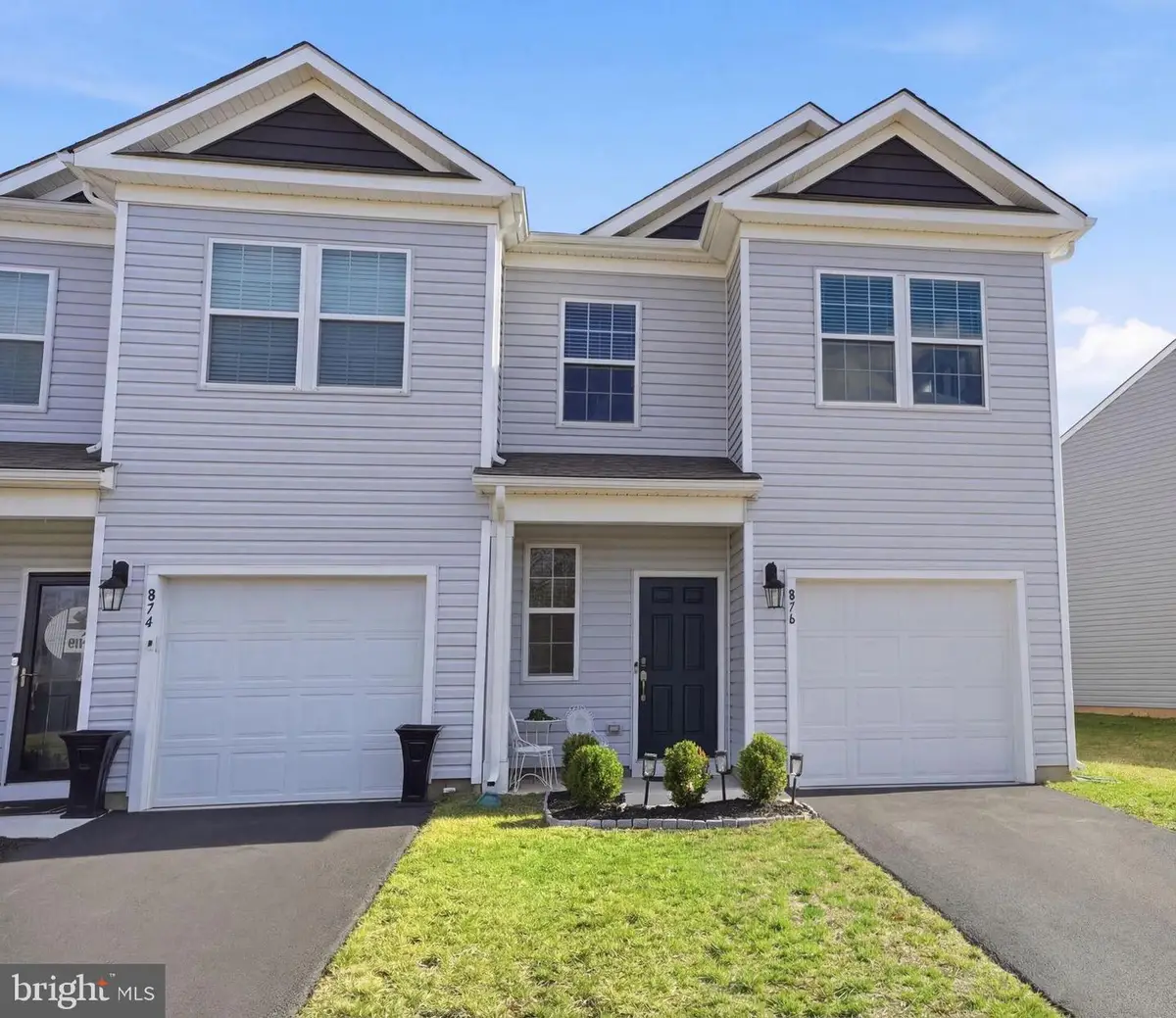 876 Still Waters Ln, Pennsburg, PA 18073 - #1
