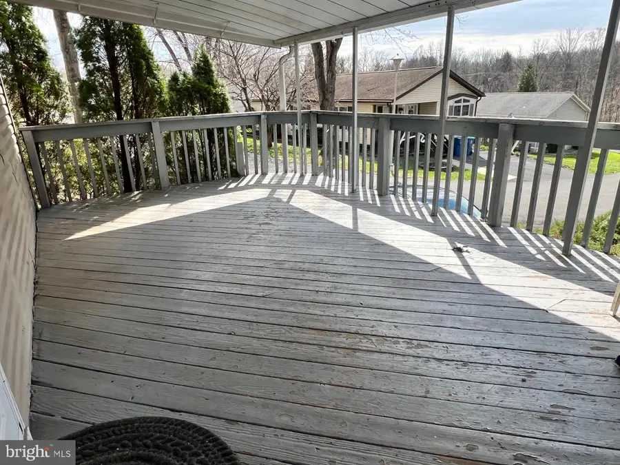 910 Lakeview Dr, Green Lane, PA 18054 - #3