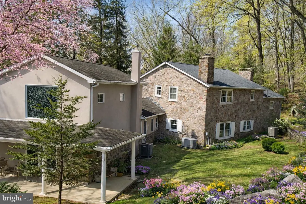 941 Cedar Rd, Schwenksville, PA 19473 - #1