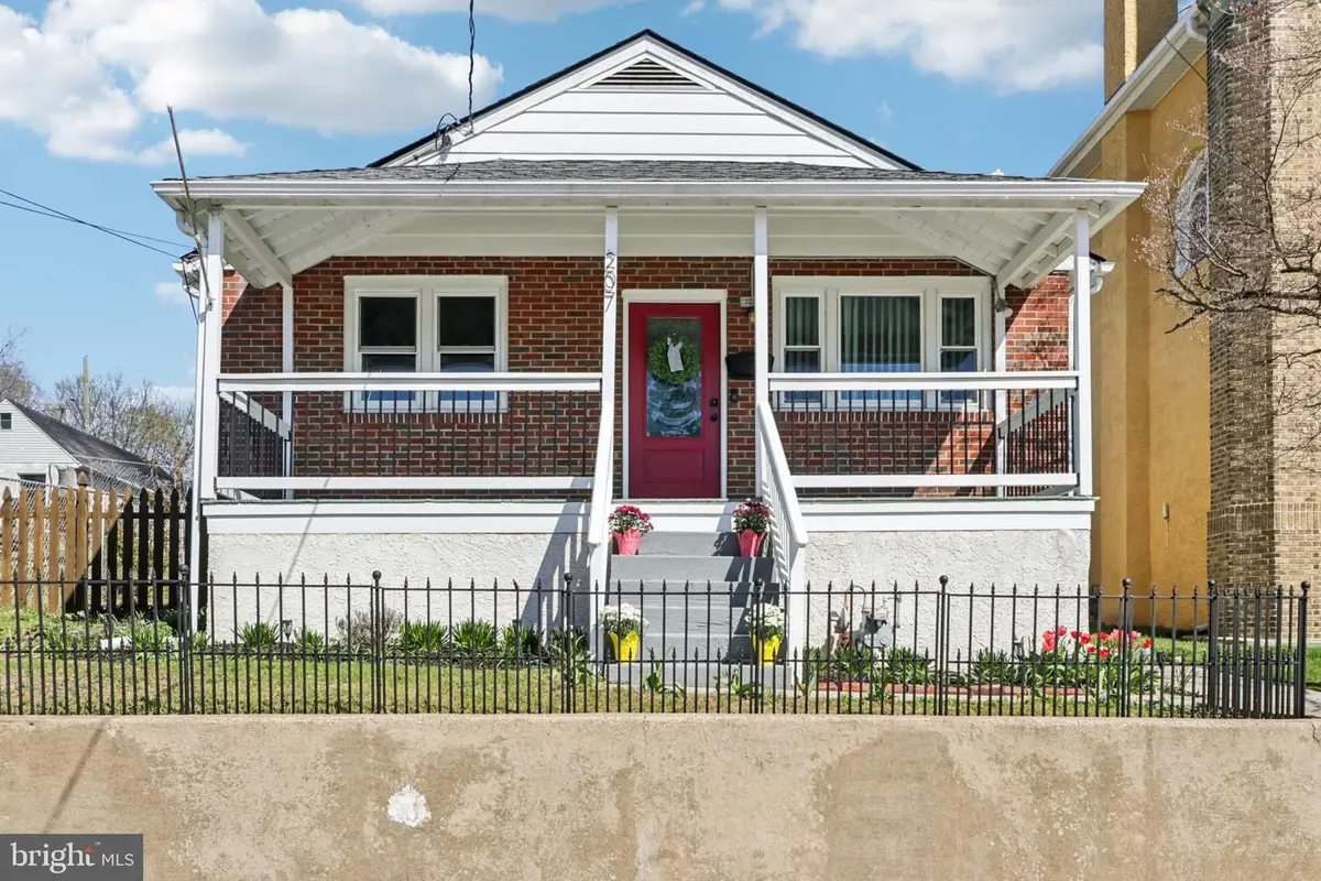 207 Amelia St, Monterey Clare, PA 19453 - #1