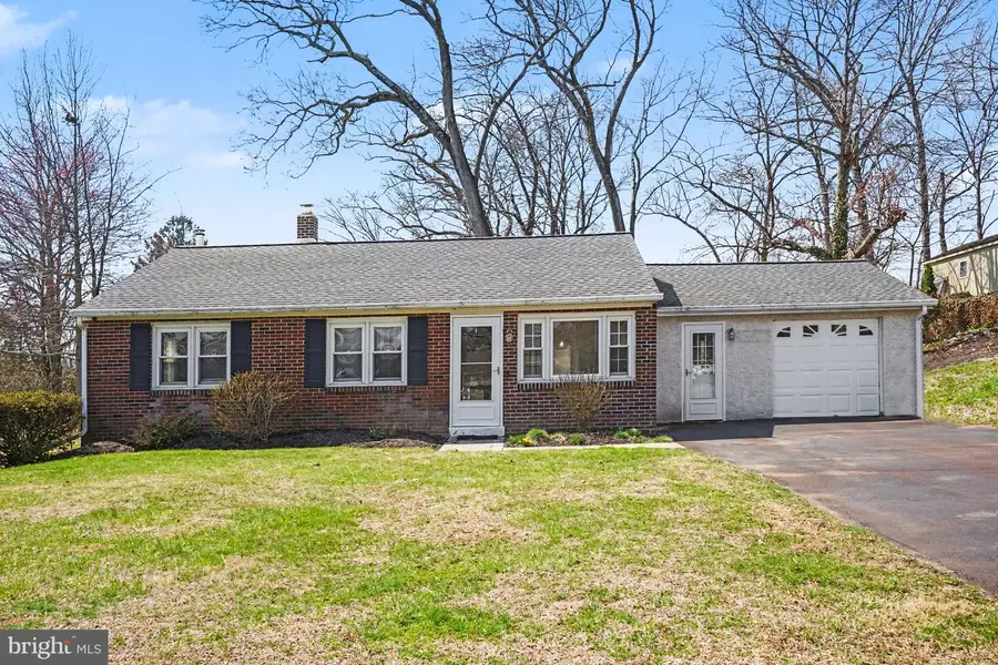 13 Perkiomen Ave, Schwenksville, PA 19473 - #2